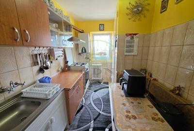 Apartament cu 4 camere decomandat în Hipodrom 3 - 4