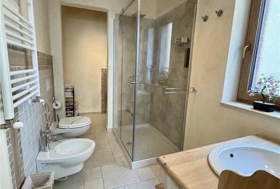 Casă cu 4 camere cu Teren 300 Mp în Tractorul - 9