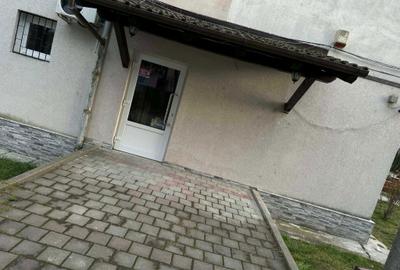 Apartament semidecomandat în Central - 3