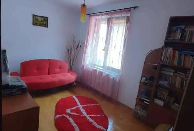 Casă cu 5 camere cu Canalizare în Central - 18