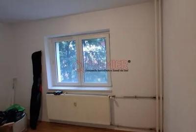 Apartament cu 3 camere decomandat în Giurgiului - 9