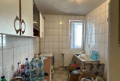 Apartament cu 3 camere semidecomandat în Gara de Nord