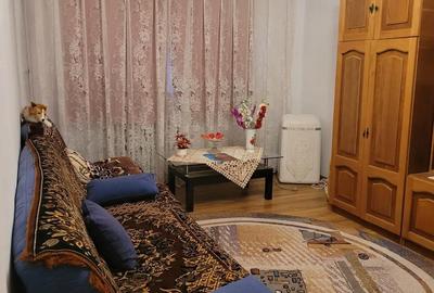 Apartament cu 3 camere decomandat în Central - 1