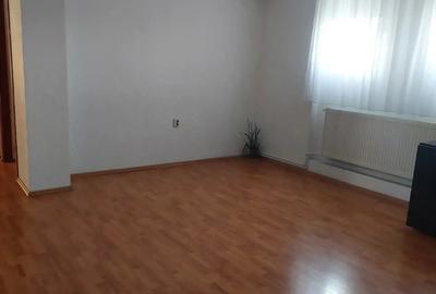 Spațiu comercial, de 70 mp, în Central - 2