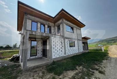 Casă cu 5 camere cu Teren 600 Mp în Ighiu - 1
