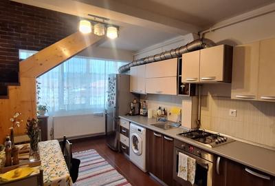 Apartament cu 3 camere semidecomandat în Florești - 2