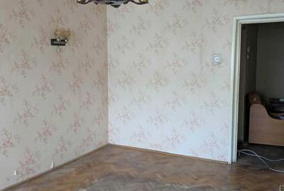 Apartament cu 3 camere decomandat în Cornișa - 3