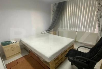 Apartament cu 5 camere decomandat în Micro 3 - 2