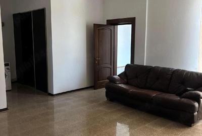 Casă cu 6 camere cu Teren 200 Mp în Tomis II - 4