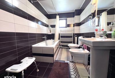 Casă cu 8 camere cu Teren 400 Mp în Limanu - 12