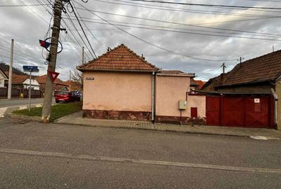 Casă cu 4 camere în Central - 2