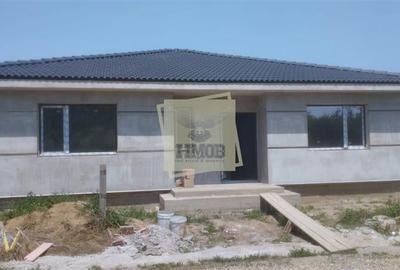 Casa noua la CHEIE cu 4 camere 2 bai si 660 mp teren in Lazuri