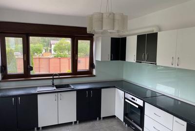 Casă cu 5 camere cu Teren 500 Mp în Mărăcineni - 2