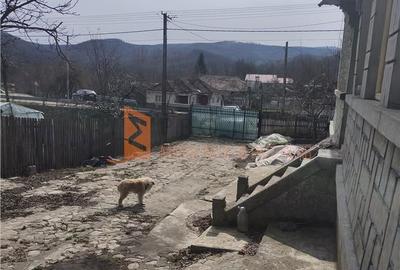 Casă cu 4 camere decomandat în Strezeni - 11