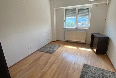 Vand apartament 3 camere, zona centrala Vand apartament 3 camere, zona centrala - 3