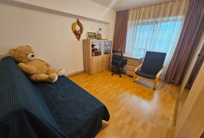 PROPRIETAR vand Apartament 2 camere 67 mp, etaj intermediar, Calea Romanului - 3