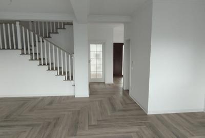 Duplex cu 4 camere cu Teren 250 Mp în Freidorf - 3