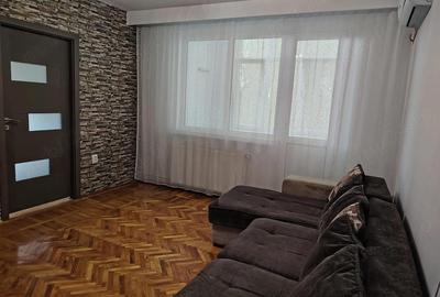 Apartament cu 3 camere semidecomandat în Central - 7