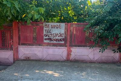Casă cu Teren 900 Mp în Central