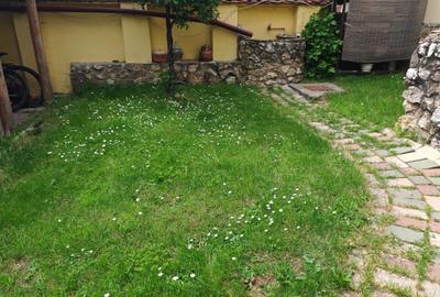 Casă individuală cu 5 camere cu Canalizare în Caragiale - 30