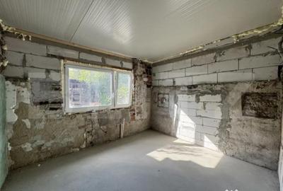 Casă cu 4 camere cu Teren 244 Mp în Central