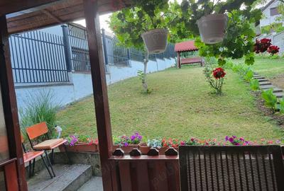 Casă cu Teren 400 Mp în Central - 1