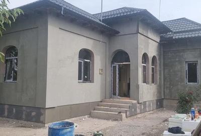 Casă cu 4 camere cu Teren 1400 Mp în Iazu - 2