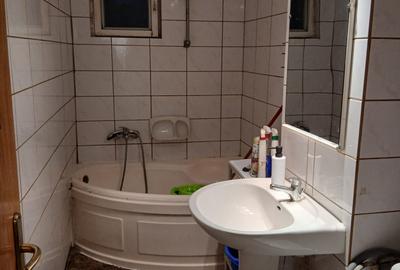 Apartament cu 3 camere decomandat în Astra - 6