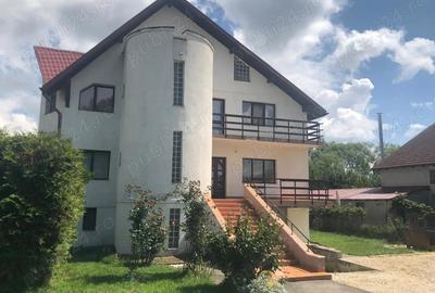 Casa spa?ioasa cu 7 camere in Stupini - Bra?ov - 1