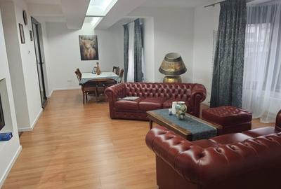 Casă individuală cu 10 camere cu Garaj în Prelungirea Ghencea - 1