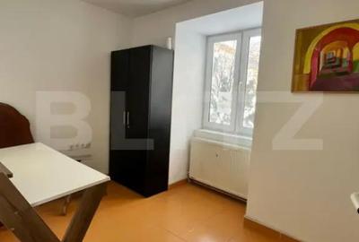 Spațiu comercial, de 60 mp, în Central - 3