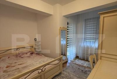 Apartament cu 3 camere decomandat, mobilat în Central