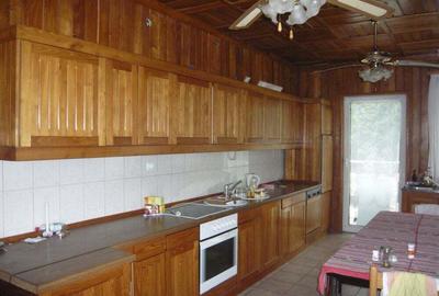 Casă cu 5 camere în Livedea