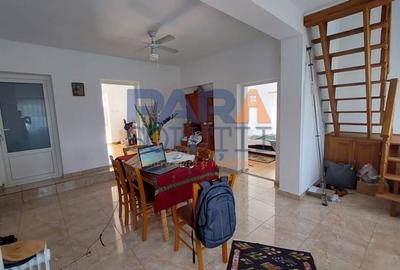 Casă 2015 - 4 dormitoare, 2 băi, 2 bucătării - 7