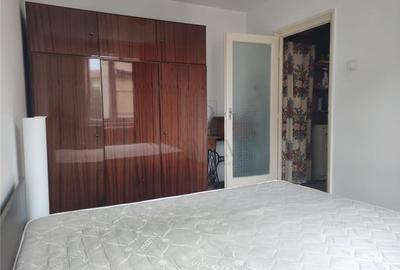 PIATA 700 - ETAJ 2 - CURTE INTERIOARA - 3 CAMERE - 4