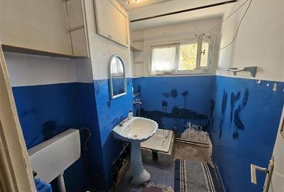 Apartament cu 2 camere semidecomandat, mobilat în Micro I - 18