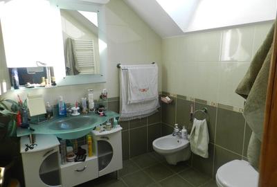 Casa de vanzare, 6 camere, teren 900 mp, Europa - 14