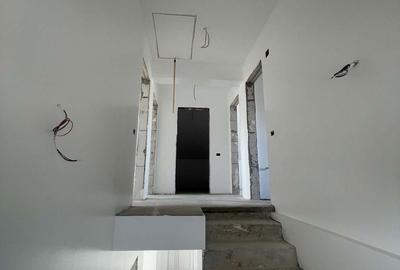 Casă cu 7 camere cu Teren 750 Mp în Central - 3