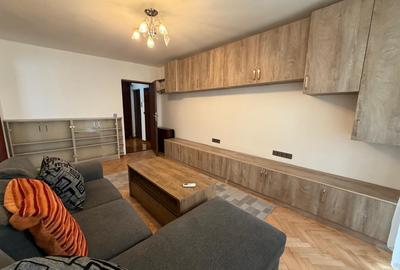 Apartament cu 2 camere semidecomandat, mobilat în Iancului