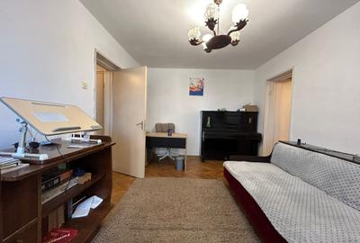 Titan 3 Camere Etaj 3 64 Mp  Bloc 1970 Caramida 10 Min Metrou Gata De Renovare - 2