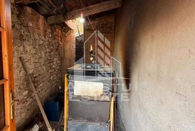 Casa individuala renovata,4 camere,garaj,teren 540 mp,Plopi - 17