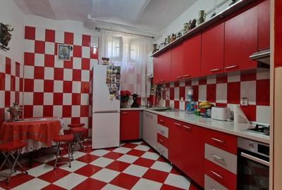 Apartament cu 4 camere - in vila -  decomandat -  Calea Călărașilor - Pta Stefan - 19