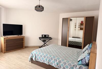 Casă cu 4 camere în Palazu Mare