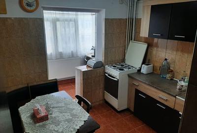 Apartament cu 3 camere decomandat în Eremia - 4