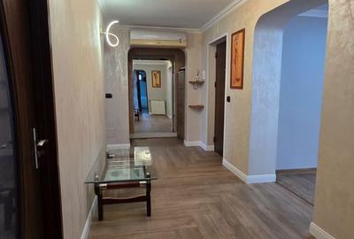 Apartament cu 3 camere decomandat în Central - 20