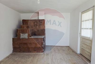 Casă individuală cu 2 camere cu Teren 555 Mp în Botești - 3
