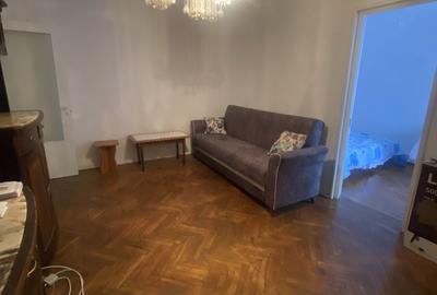 Apartament cu 3 camere nedecomandat în Central - 1