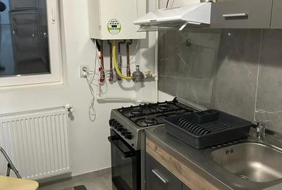 Bloc nou,et II, decomandat, mobilat. - 12