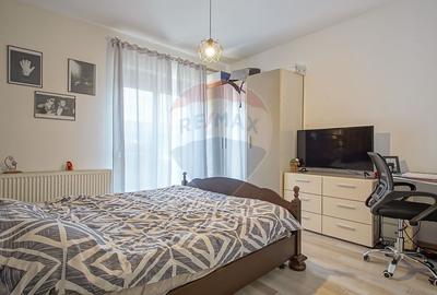 Apartament cu 3 camere decomandat, mobilat în Tractorul - 10