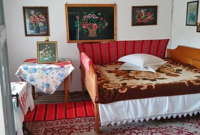 Casă cu 4 camere în Central - 2